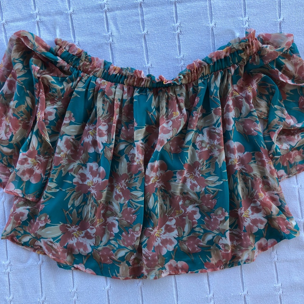 Turquoise flower top🌺 - Picture 2 of 4